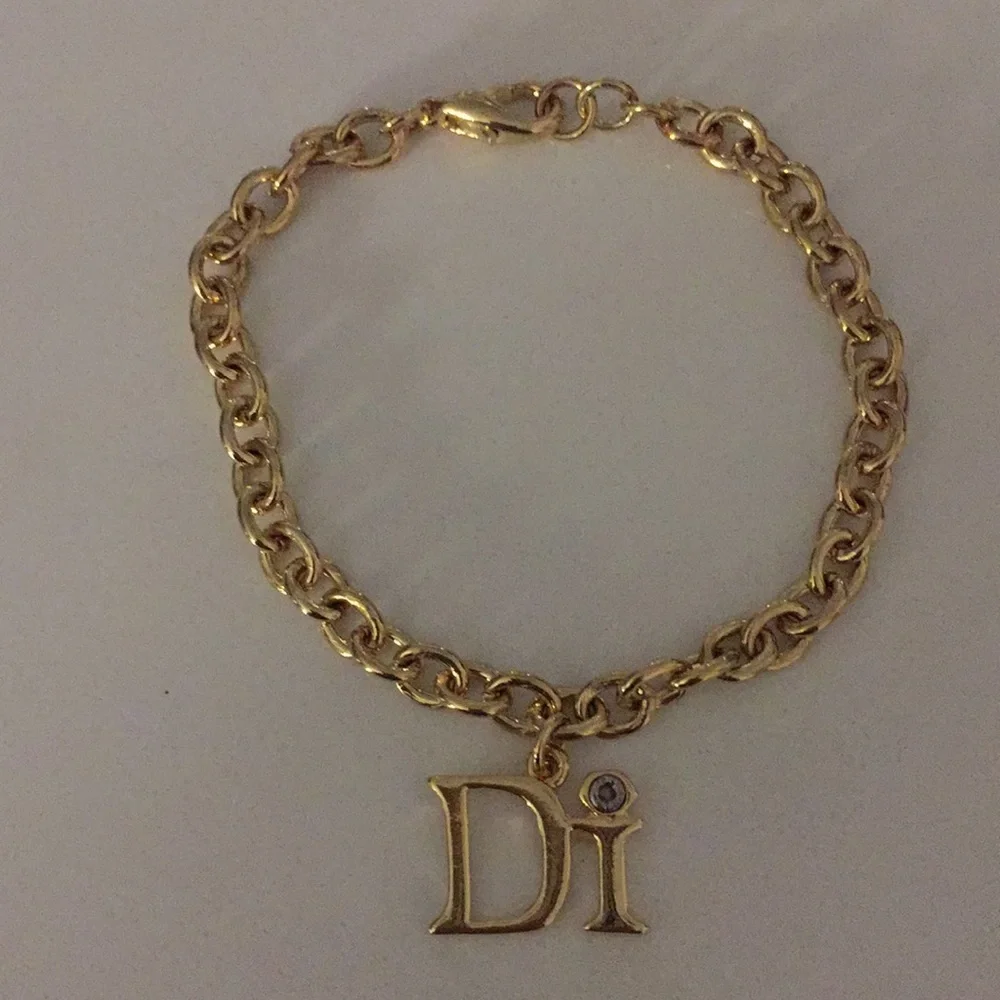 NEW Vintage Charm Bracelet Gold toned link with Di Charm Small Diamond​